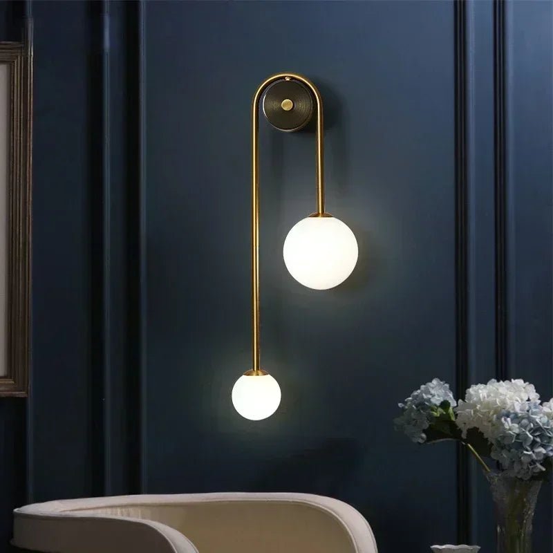Arandela de Parede Moderna, com Globo Iluminado para Quarto e Sala