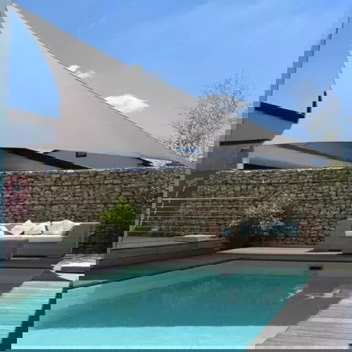 Toldo Triangular Impermeável com Proteção UV + 3 Cordas (Brinde)